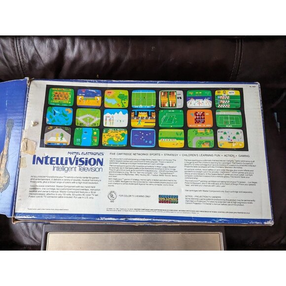 Mattel Intellivision Video Game Console 2609 w/Box - Picture 3 of 3